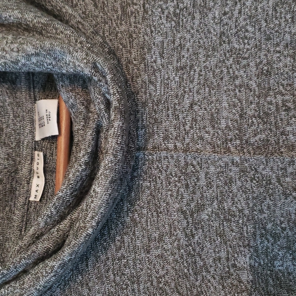 Sweater - Picture 2 of 3